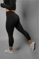 ORIGINAL Effortless Heart Booty Capris With Pockets - Black