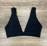 Effortless V Classic Sports Bra - Black