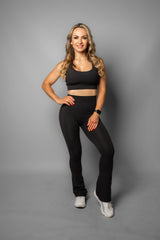 NEW Effortless Classic Flare Pocket Leggings - Black