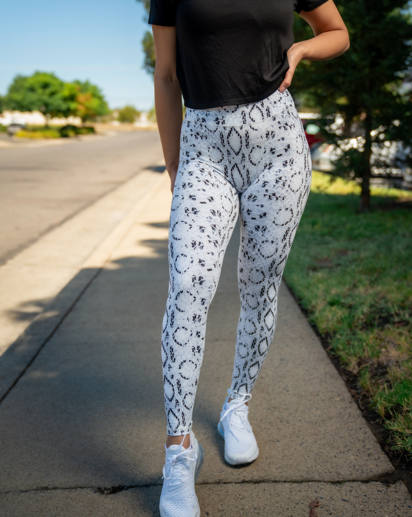 Nude Diamond Leggings with popular Pockets