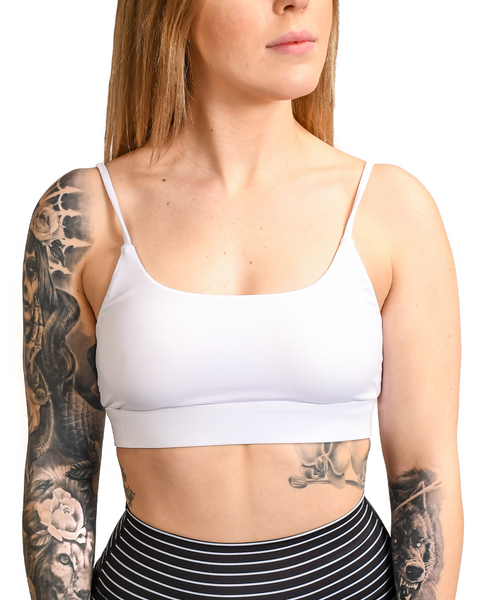 She is beauty. She is, a halter sports bra on back day 🤌🏽 #aurolaspo