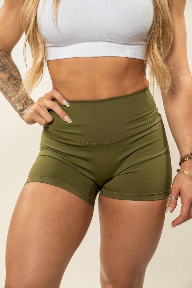 Resilient Classic Shorts - Evergreen